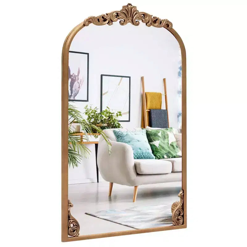 Miroir mural baroque doré orné de style baroque avec cadre en métal