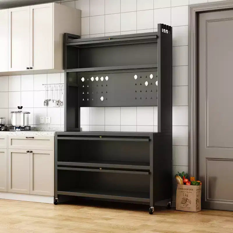 Étagère de cuisine à 5 niveaux de 65 po avec armoire à porte rabattable et panneau perforé, grise