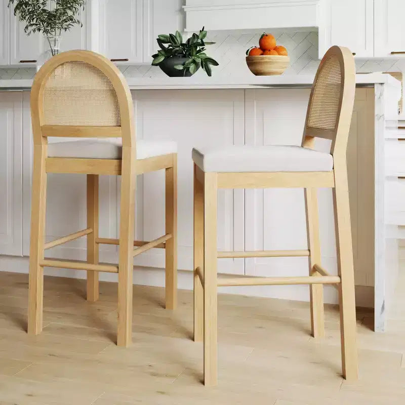 Tabouret de bar hauteur comptoir, dossier en rotin chêne avec assise en bouclette crème