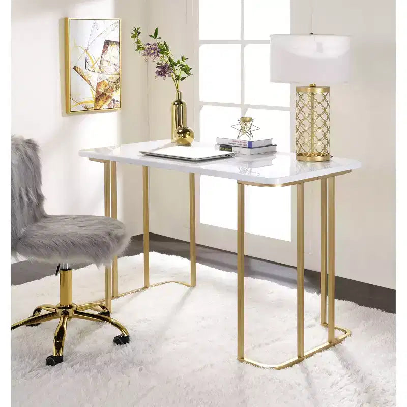 Bureau blanc/doré, piètement luge en métal, 122 cm de large